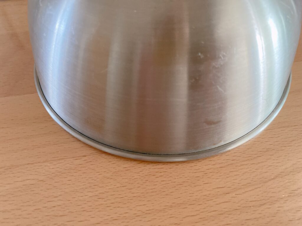 無印良品のボウルも「ふち」なしかと思いきや、あり!